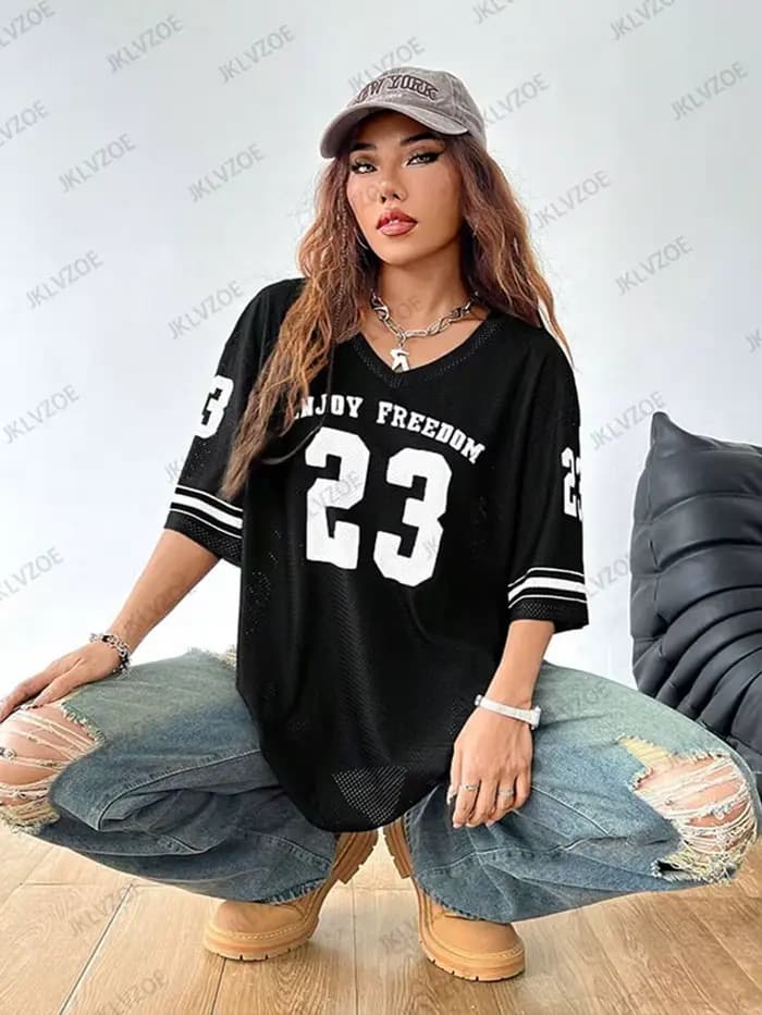 Orange profiter de la liberté 23 T-Shirt imprimé pour femmes été nouveau col en v à manches courtes sport Football Jersey Y2K hauts amples surdimensionnés