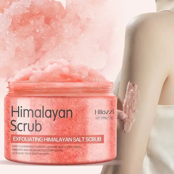 Le gommage au sel de l'Himalaya nettoie la peau