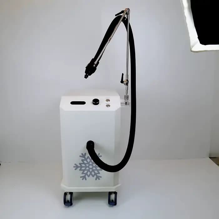 Machine de cryothérapie pour traitement de tatouage