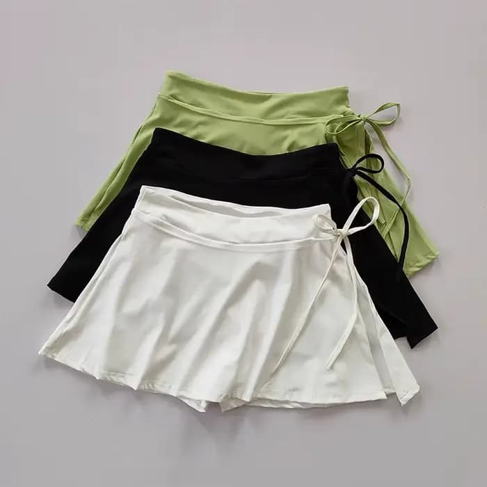 Jupe courte de yoga de sport pour femmes, pantalon de jupe de tennis de badminton avec poches intérieures et bretelles fendues latérales