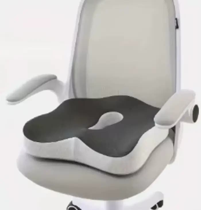 Coussin en mousse à mémoire de forme : ne s'affaisse pas malgré une longue assise, adapté aux bureau