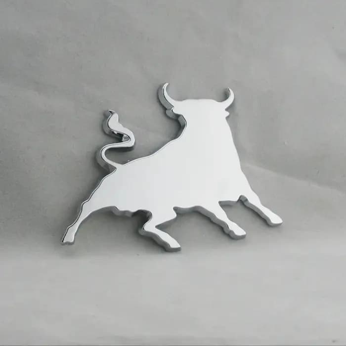 Décoration de voiture CAW, emblème 3D chromé de taureau de combat espagnol, accessoires argentés de qualité, badge auto-adhésif en plastique ABS